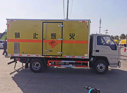 齐齐哈尔爆破器材运输车技术升级与安全合规新趋势